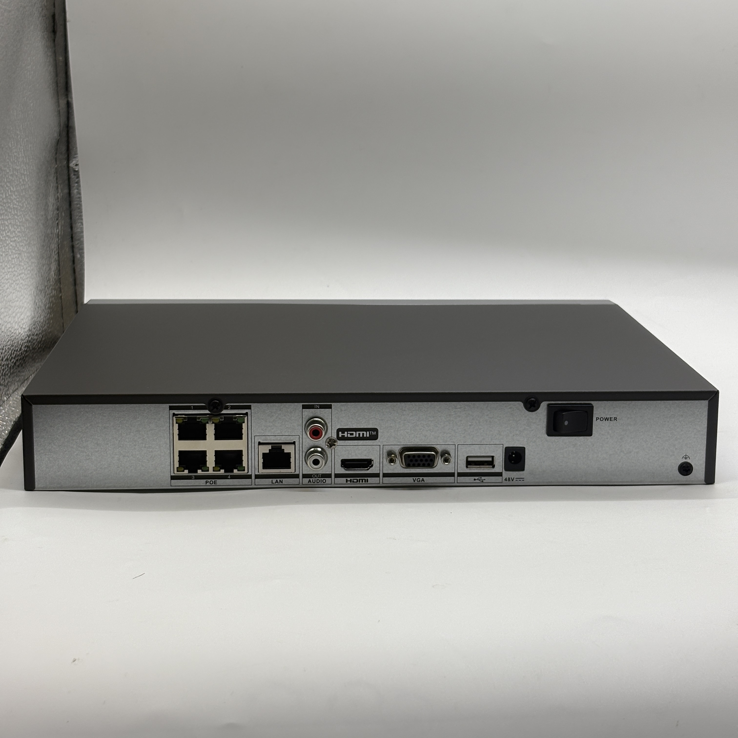 Hikvision NVR DS-7604NXI-K1-4P - đánh giá và giá Home Security Hikvision